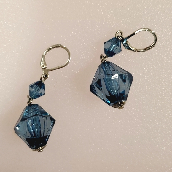 Lot of 6 pairs of acrylic bead crystal purple gemstone pierced earrings dangles - Picture 3 of 7